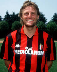 Angelo Colombo strzelił dwa gole w ciągu 4 minut, wyprzedzając